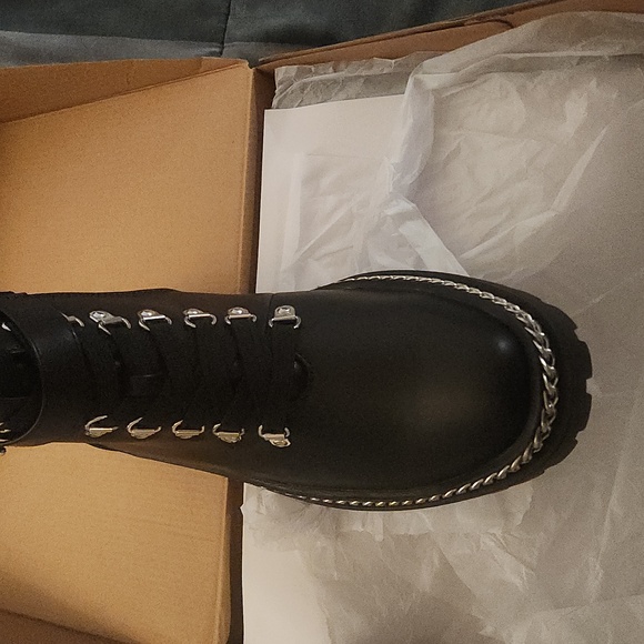 BLACK BOOTS - Picture 3 of 4